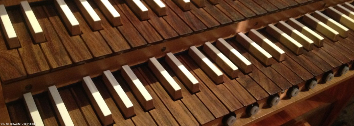 Tastatur der Orgel St Michael